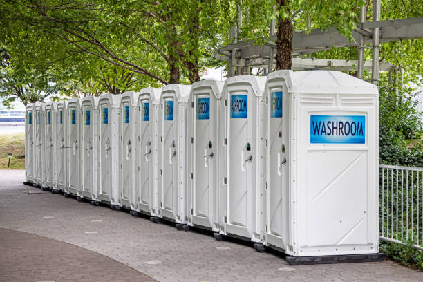Best Affordable porta potty rental  in Lyndon, KS