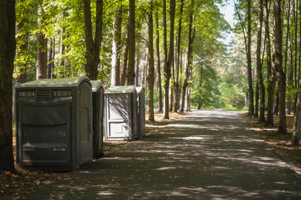 Porta potty delivery and setup in Lyndon, KS