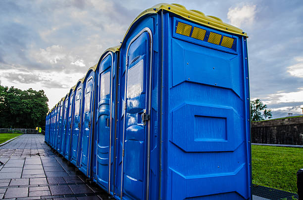 Best Portable toilet rental cost  in Lyndon, KS